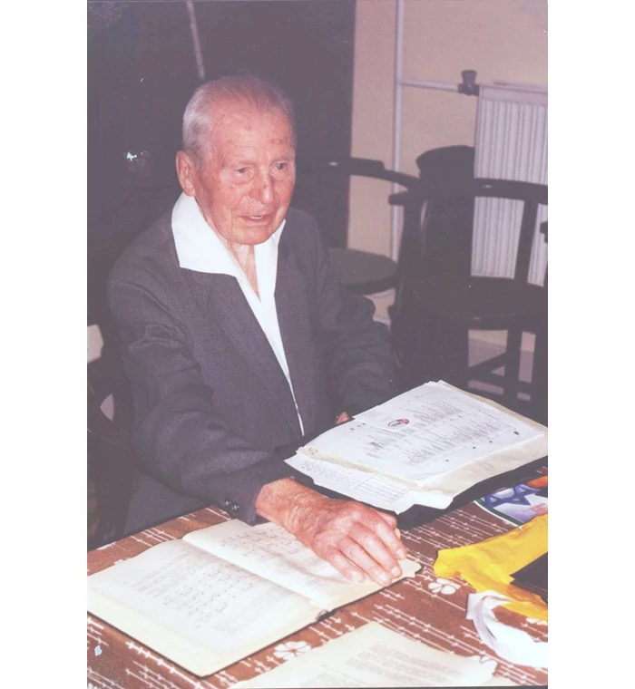 Miklya Luzsányi Mónika - Az igazak útján / Dobos Károly élete